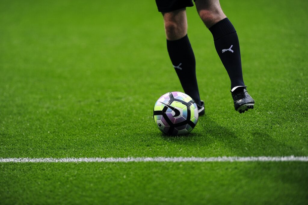 Расстановка футболистов при схеме 4-3-2-1