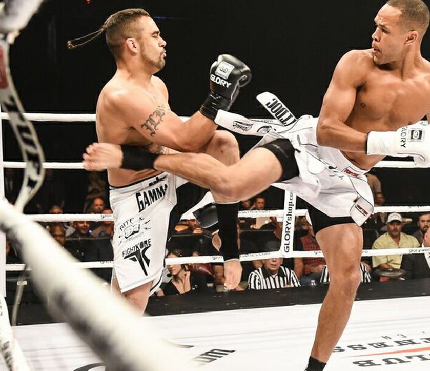 Удар ногой с разворота в MMA Удар ногой с разворота в MMA